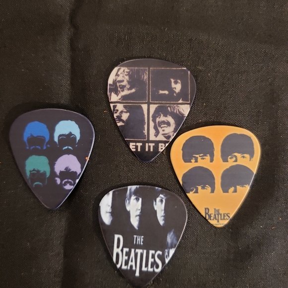 Beatles Guitar Picks - Picture 2 of 7